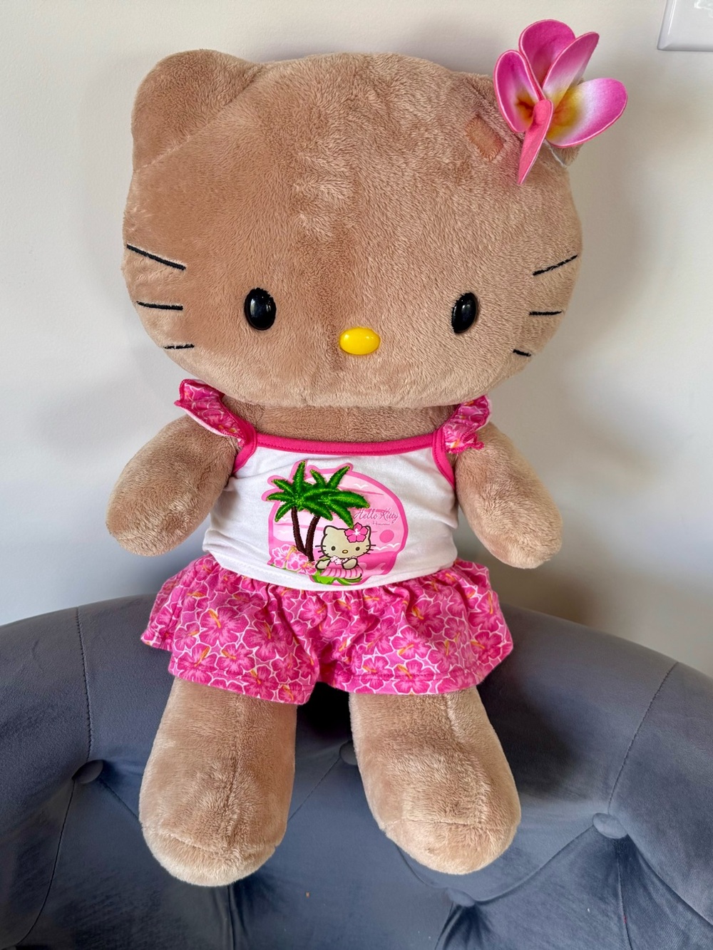 Build-A-Bear Sun-kissed Hello Kitty from 2010
Build-A-Bear Pink Hawaiian Outfit